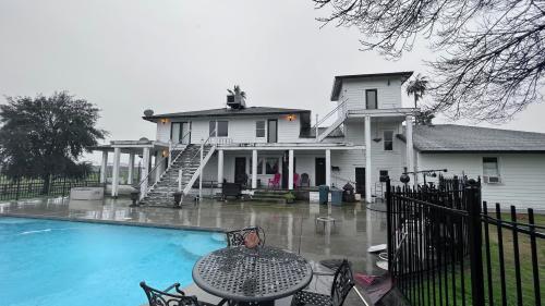 728 E Laguna Laton Ca 93242