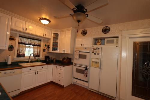 728 E Laguna Laton Ca 93242