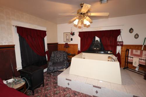 728 E Laguna Laton Ca 93242