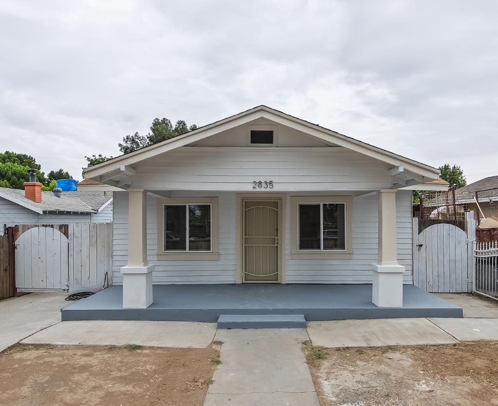 2835 E Tyler Ave