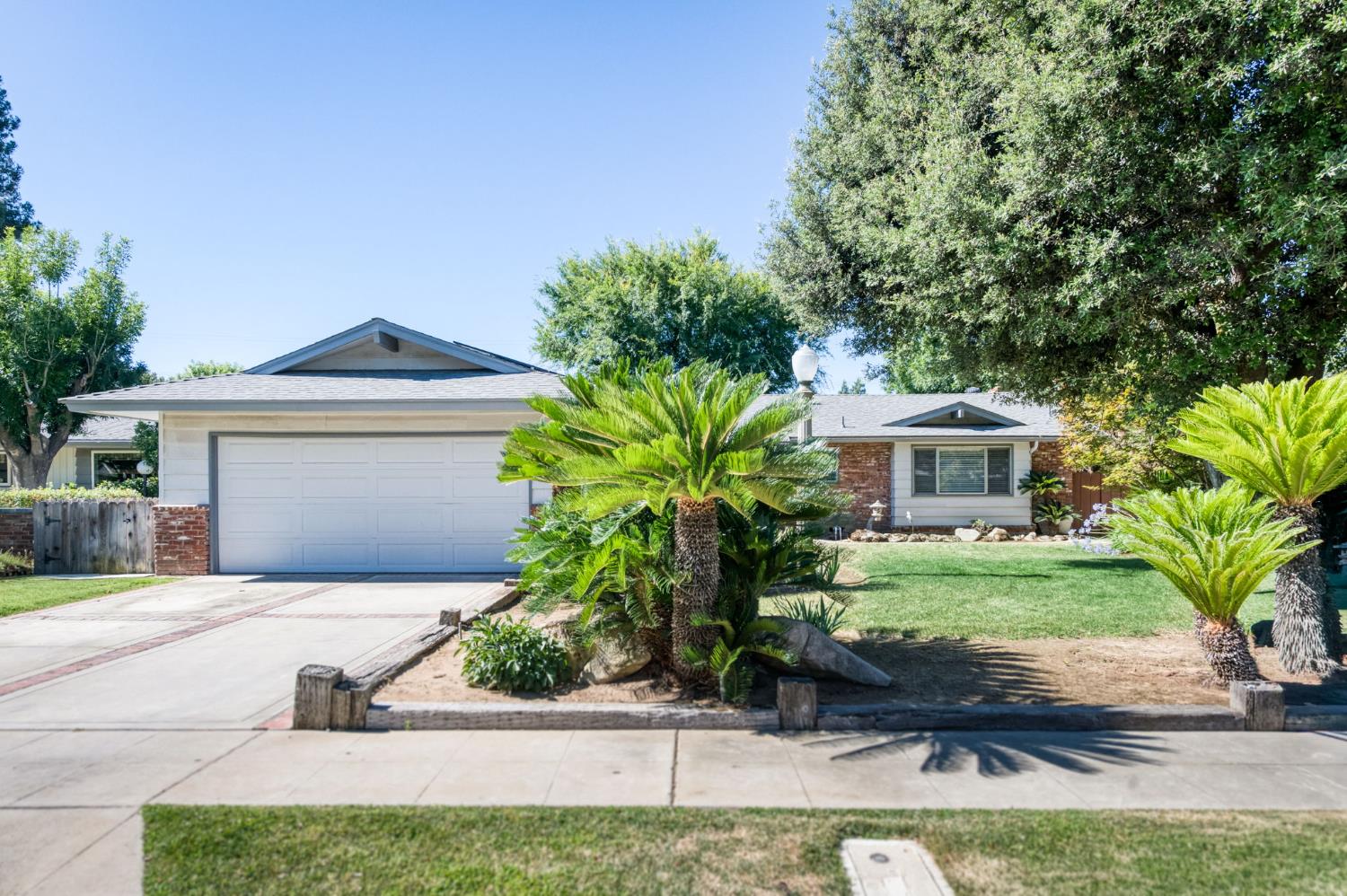 181 W Dovewood Ln