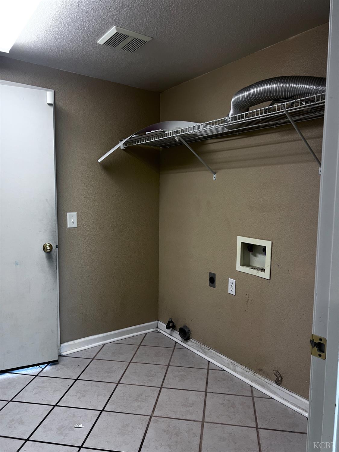 1950 W Rio Hondo Way, Hanford, CA 93230