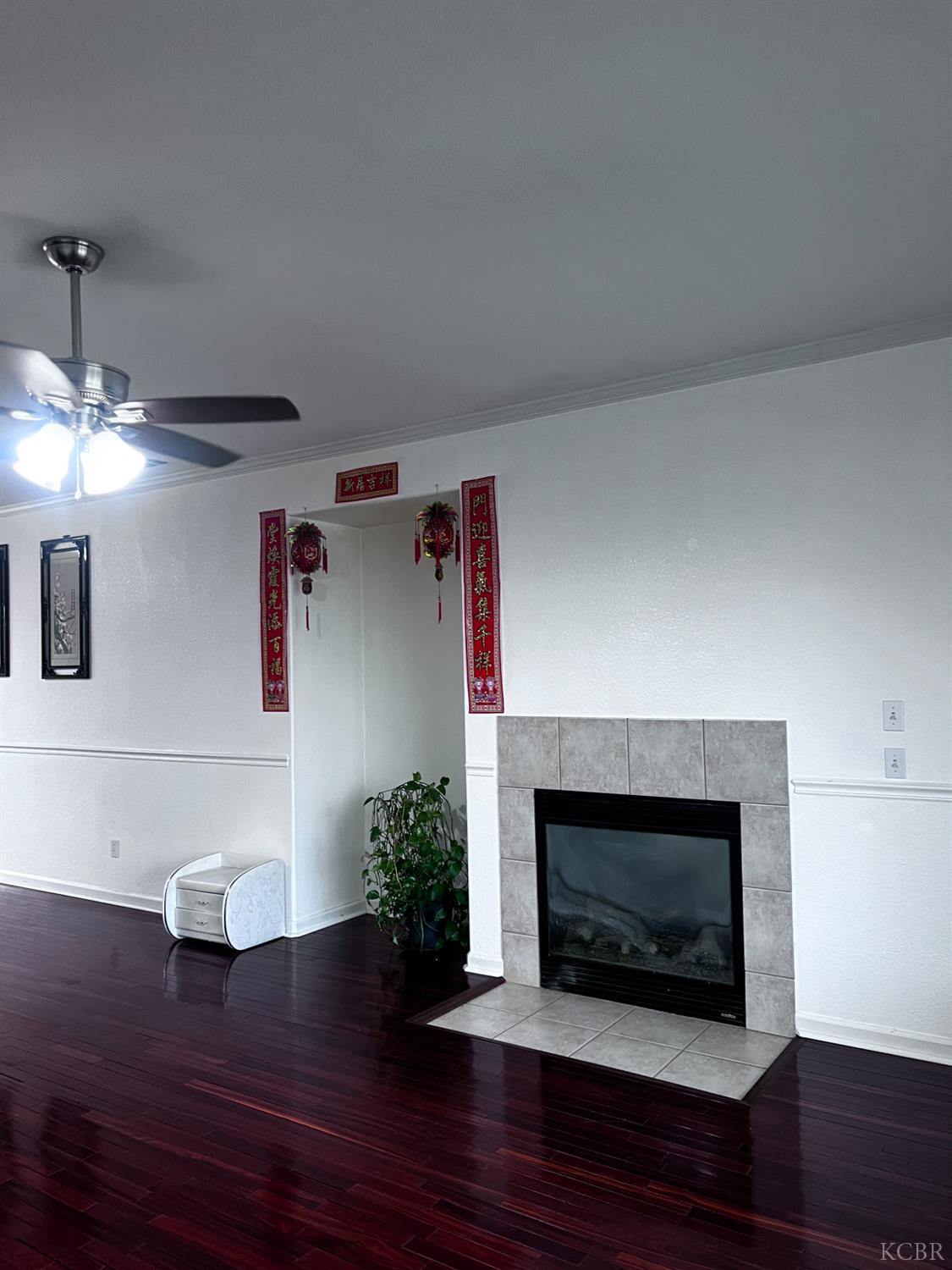 1950 W Rio Hondo Way, Hanford, CA 93230