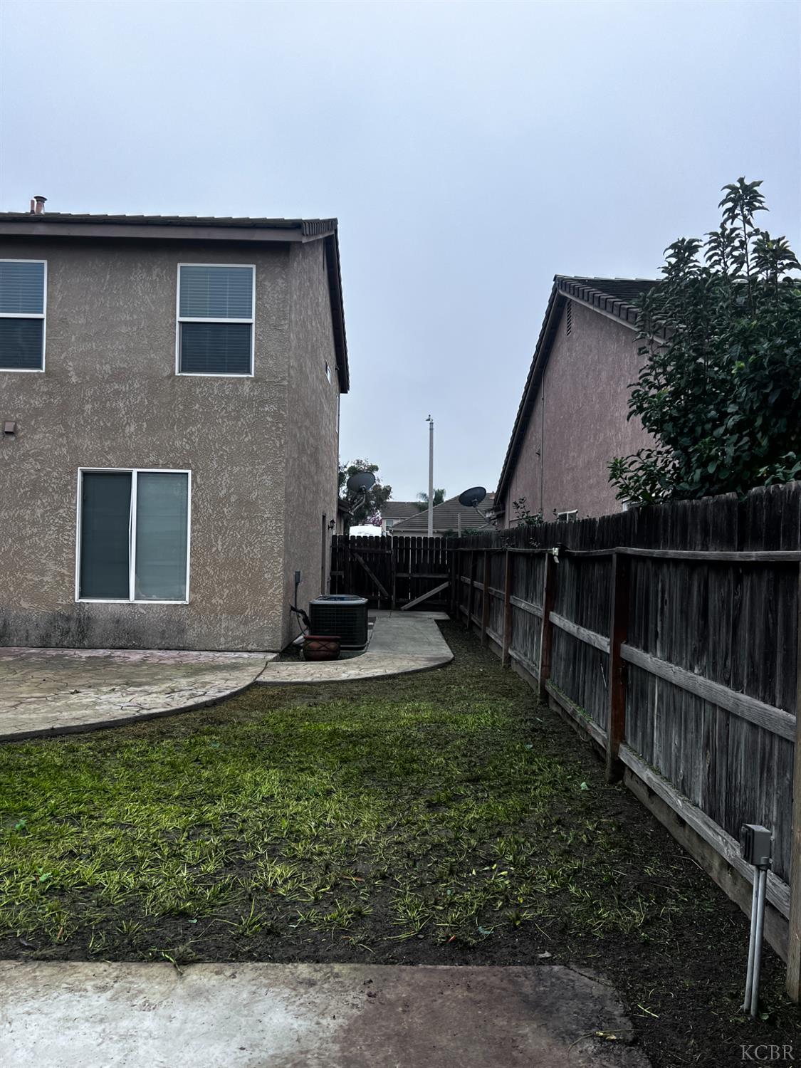 1950 W Rio Hondo Way, Hanford, CA 93230