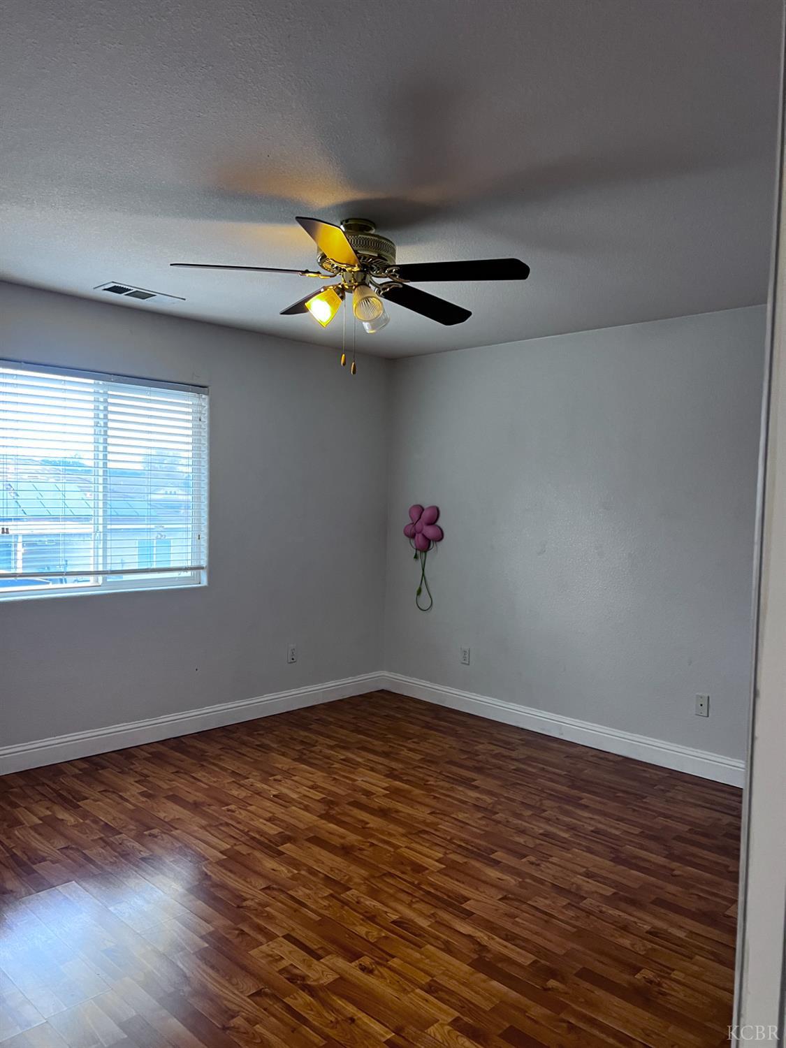 1950 W Rio Hondo Way, Hanford, CA 93230