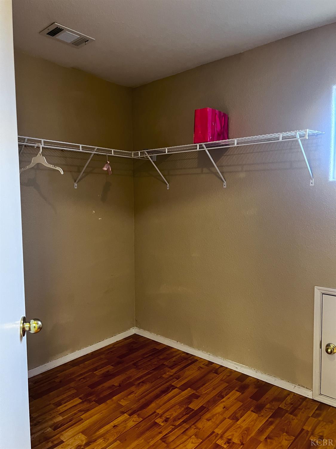 1950 W Rio Hondo Way, Hanford, CA 93230