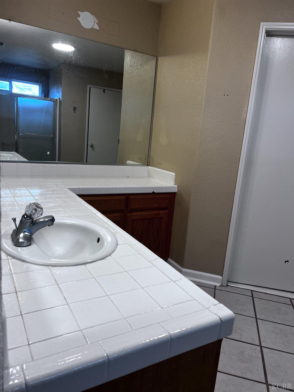 1950 W Rio Hondo Way, Hanford, CA 93230