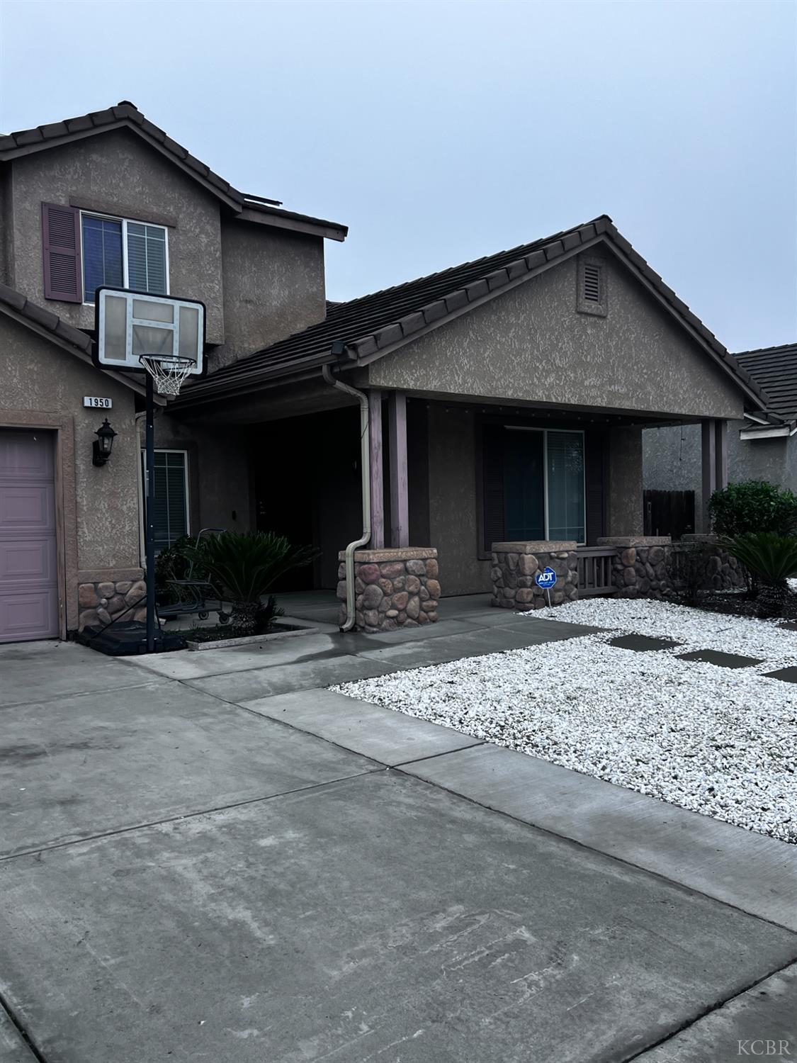 1950 W Rio Hondo Way, Hanford, CA 93230